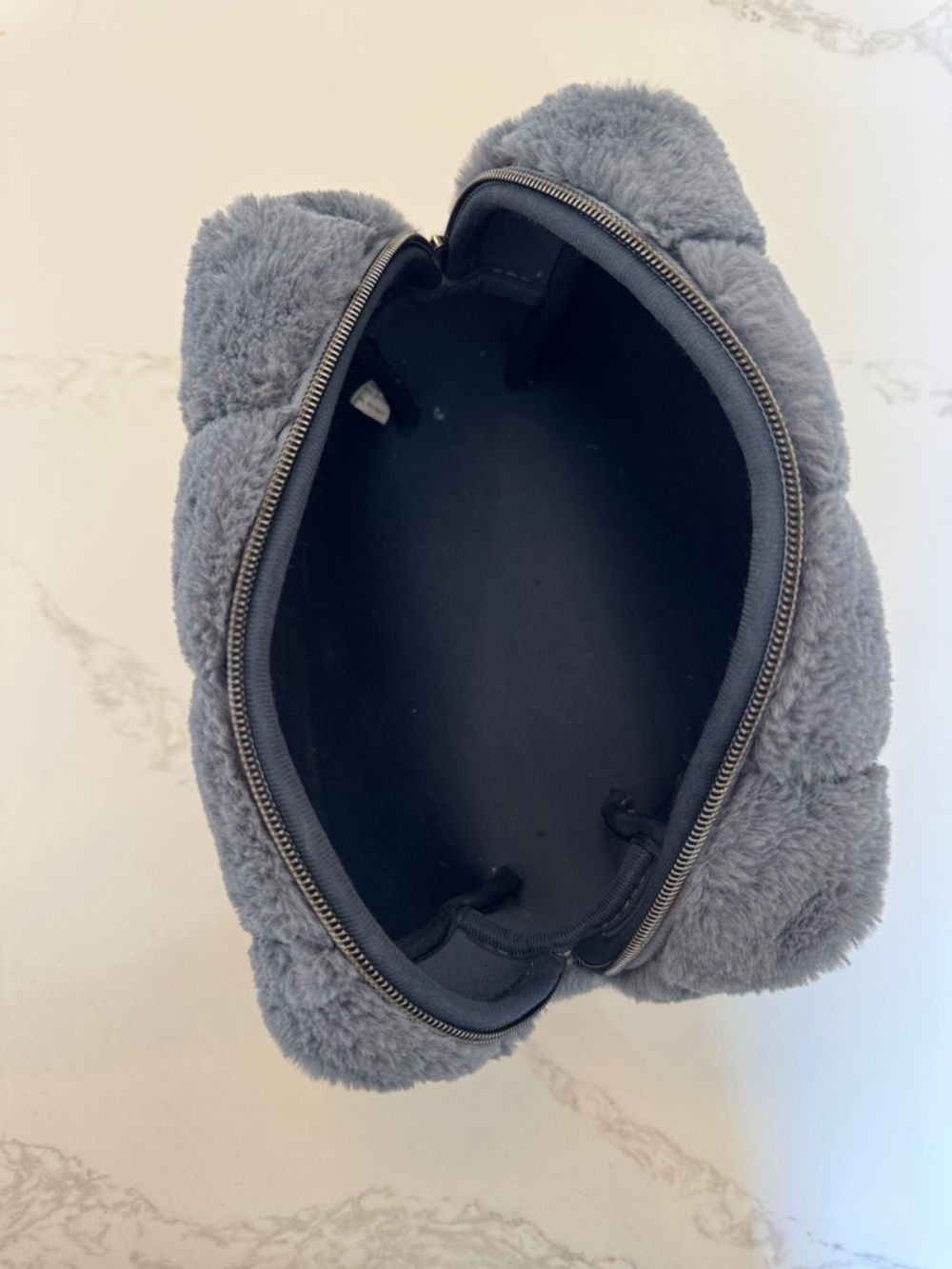 Periwinkle quilted faux fur cosmetic pouch - Picture 6 of 6
